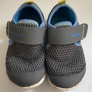 Merrell Kids Unisex Bare Steps® H20 Sneaker size 5.5W- blue and gray toddler